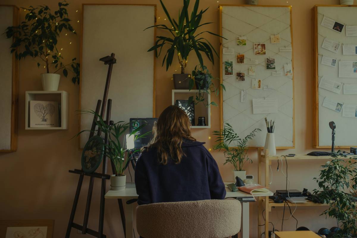 How to Master Online Education in Marketing & Creative Strategies Using laurence candle and aromatherapy