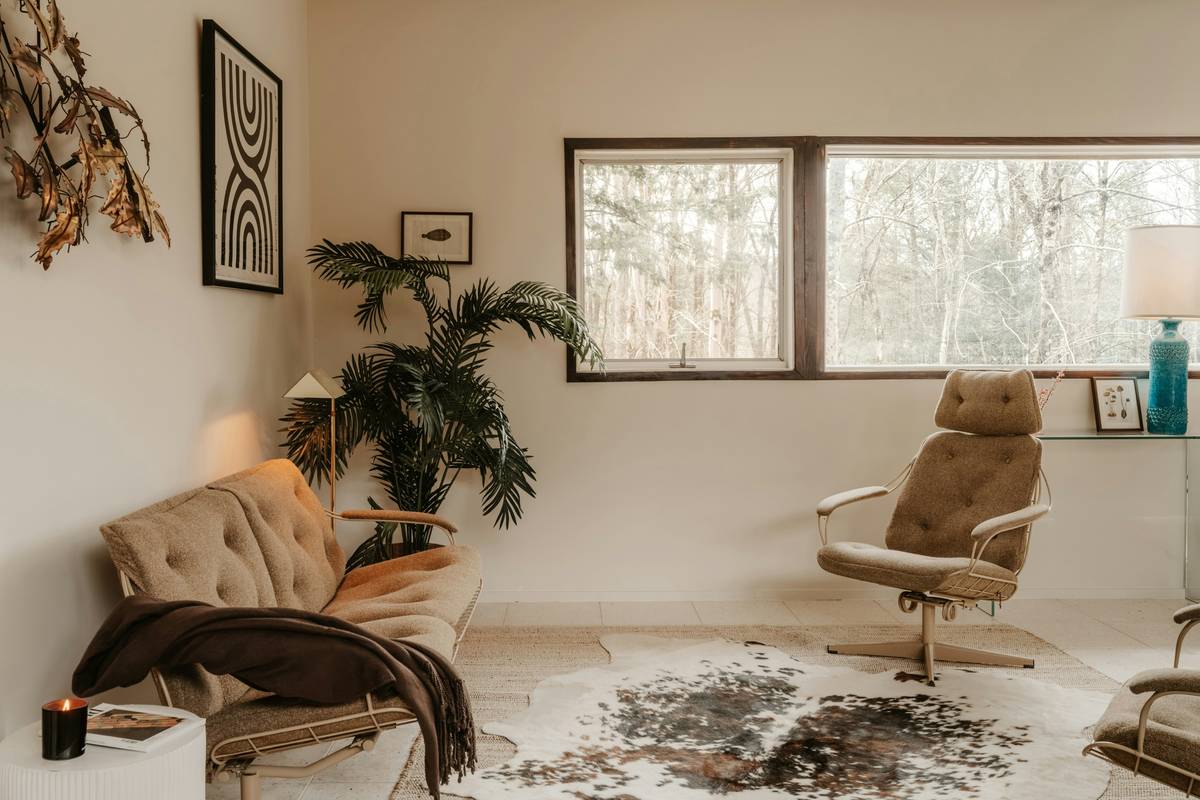 Why Your Scented Candles for Home Aren’t Selling—And How to Fix It with Marketing & Creative Strategies That Actually Work